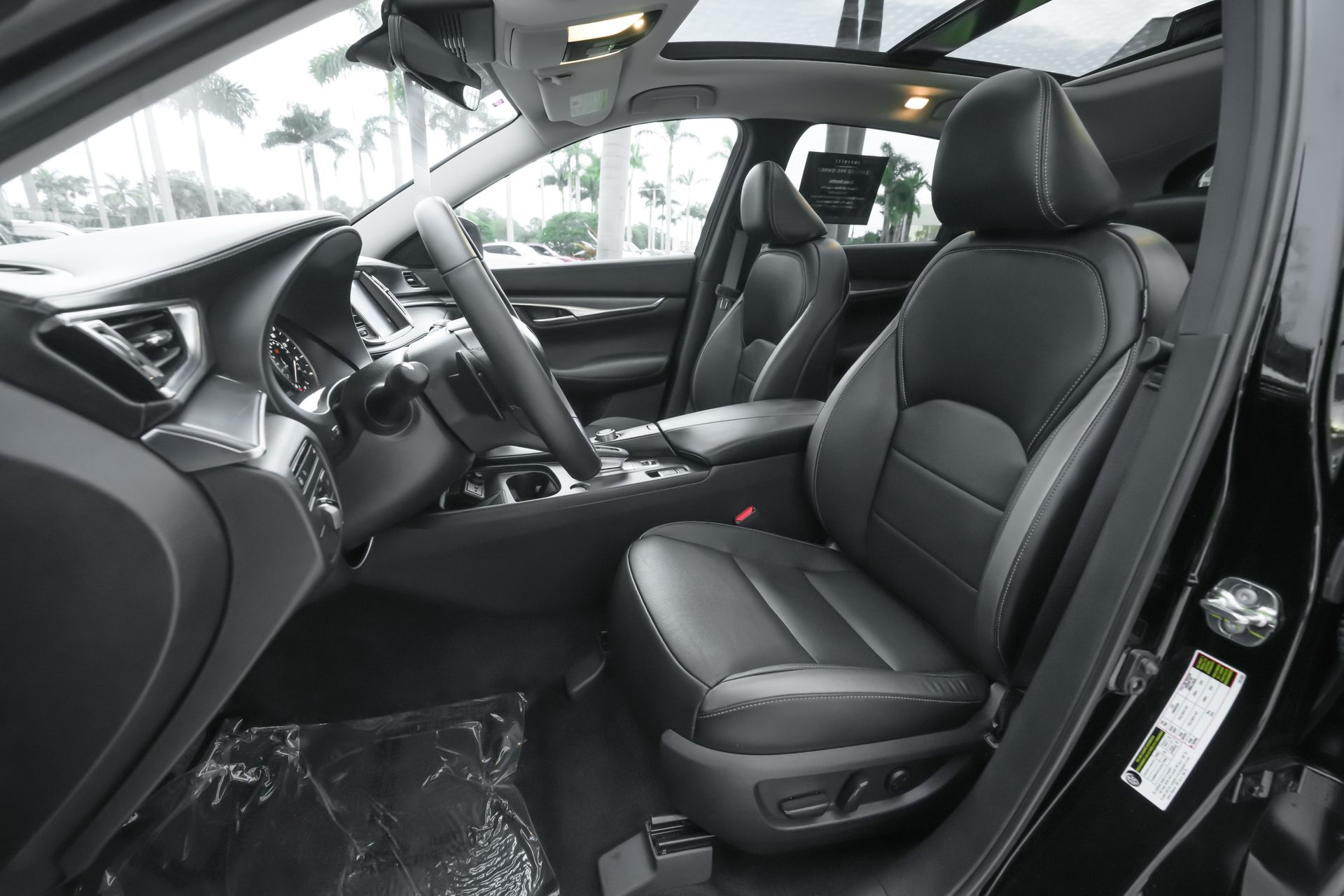 2025 Infiniti QX50 Luxe AWD photo 6