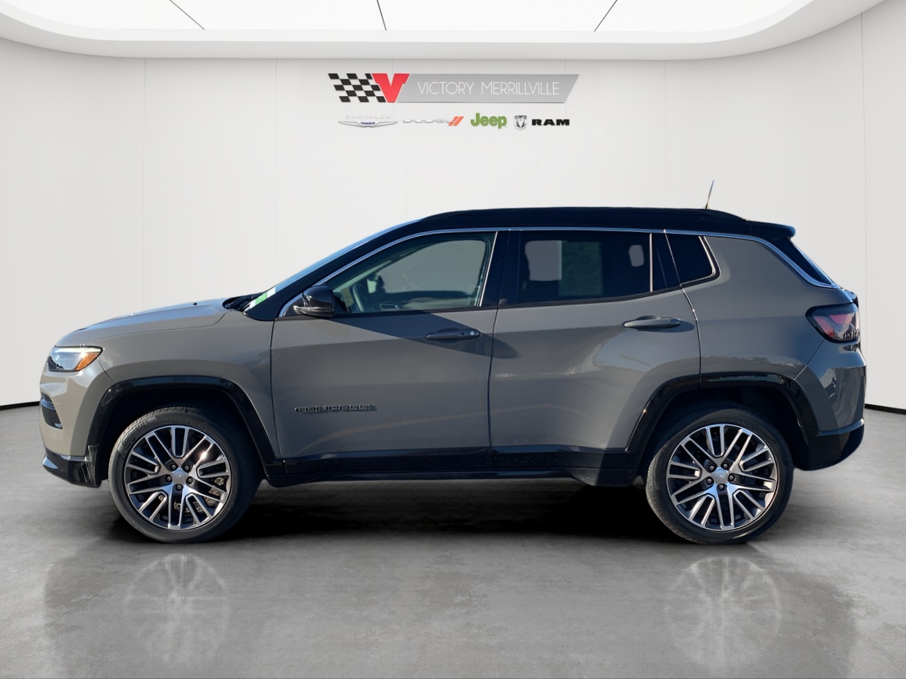 2022 Jeep Compass Limited photo 2