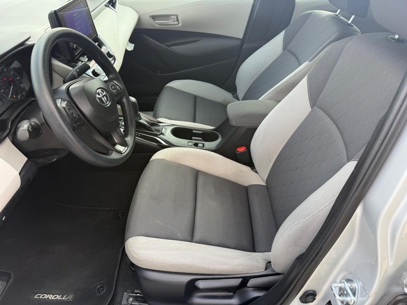 2025 Toyota Corolla LE photo 14