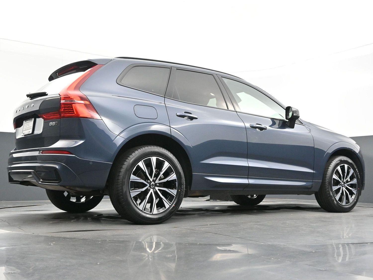 2024 Volvo XC60 Plus photo 45