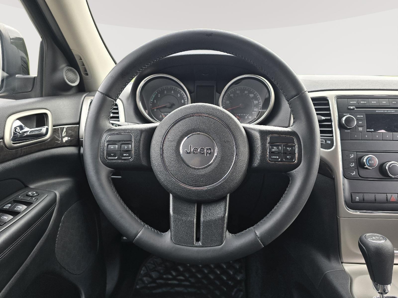 2013 Jeep Grand Cherokee Laredo photo 14