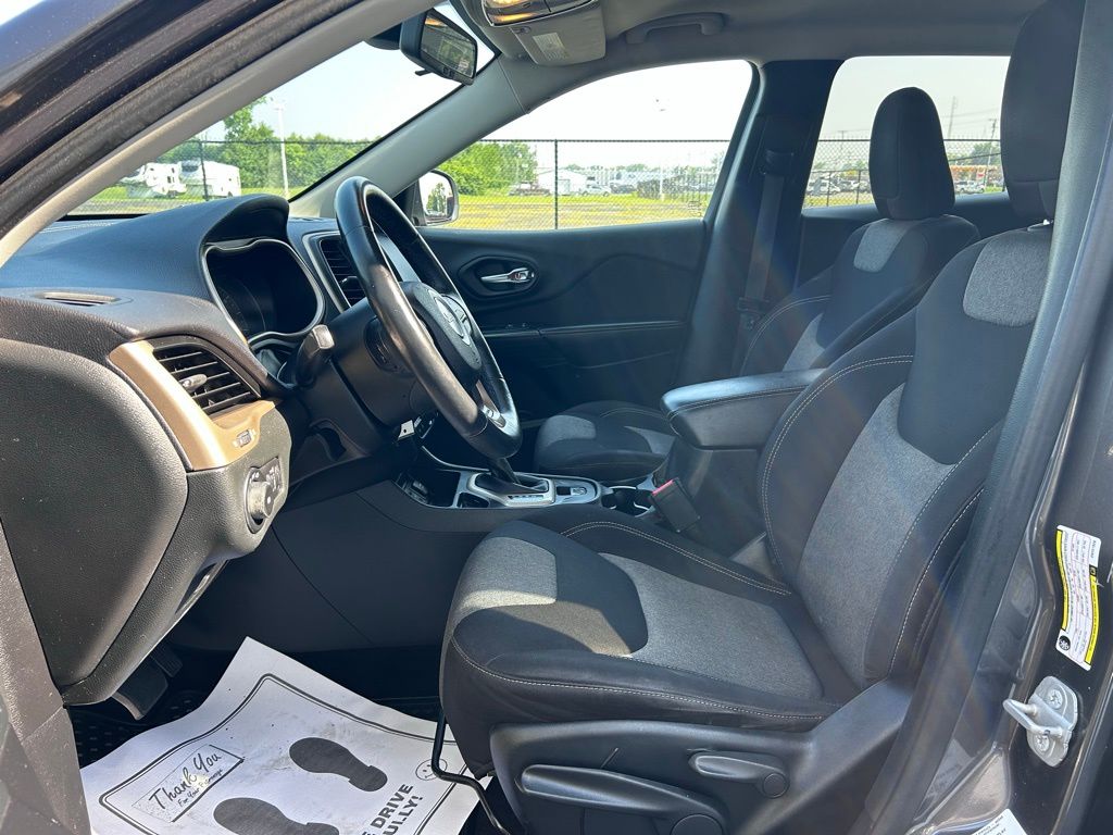 2014 Jeep Cherokee Latitude photo 13