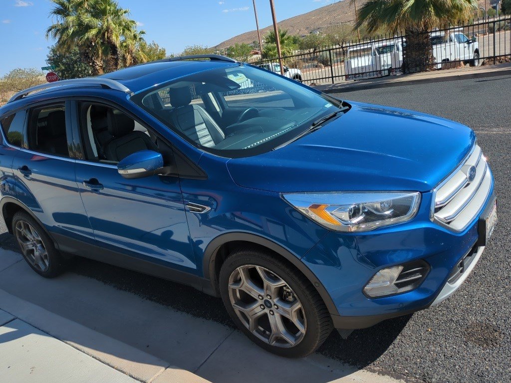 2019 Ford Escape Titanium photo 2
