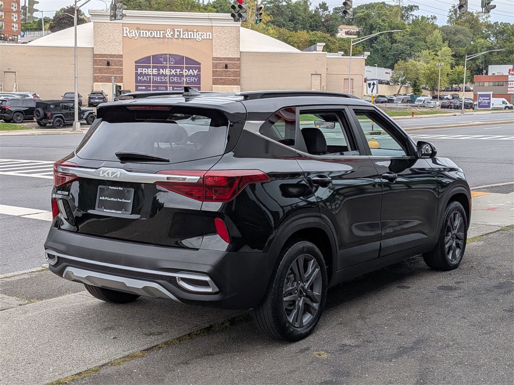 2023 Kia Seltos S photo 4