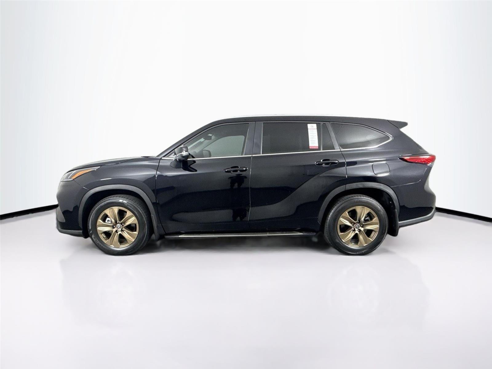 2023 Toyota Highlander Hybrid Bronze Edition photo 8