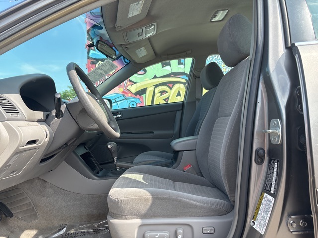 2005 Toyota Camry LE photo 8
