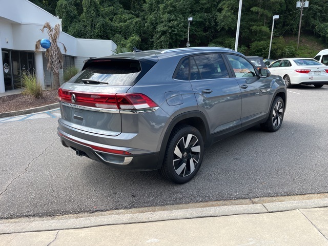 2024 Volkswagen Atlas Cross Sport SE Technology photo 3