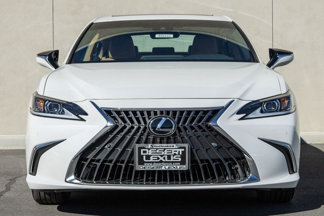 2025 Lexus ES 300h photo 2