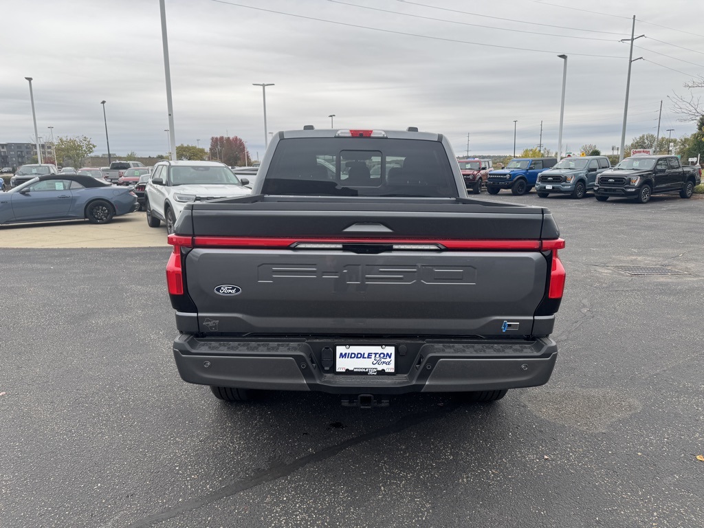 2025 Ford F-150 Lightning Lariat photo 4