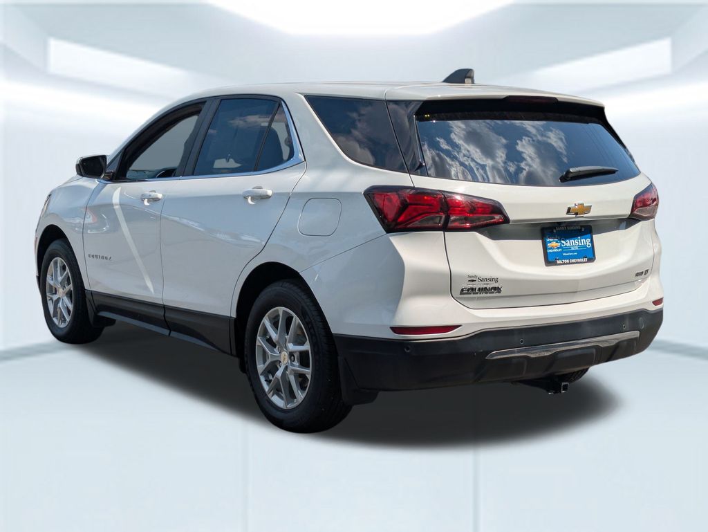 2023 Chevrolet Equinox LT photo 2