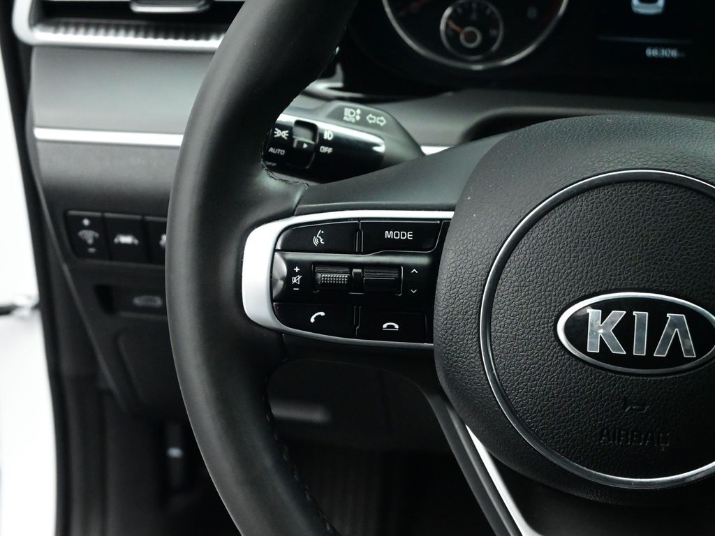 2021 Kia K5 GT-Line photo 4