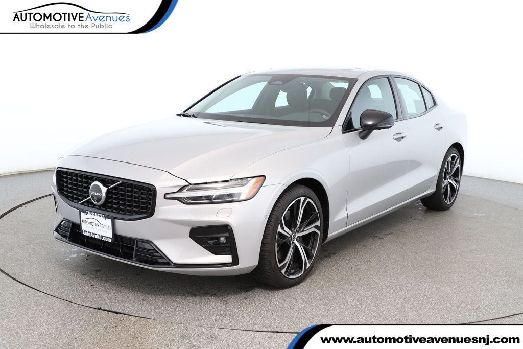 2024 Volvo S60 Plus