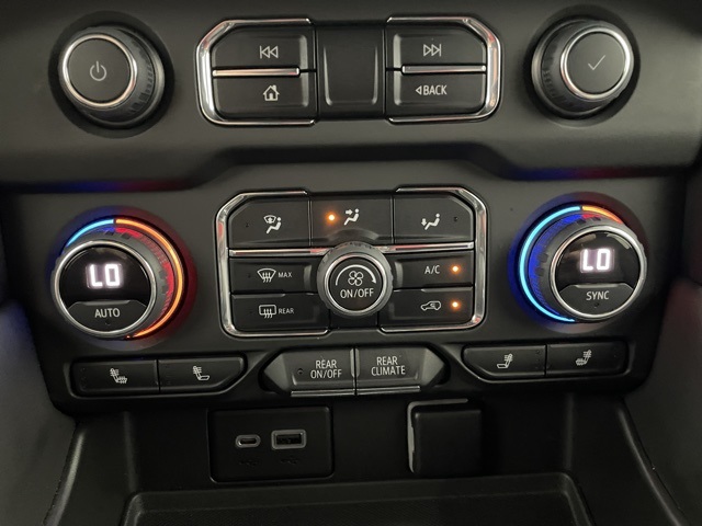 2022 Chevrolet Suburban Z71 photo 4