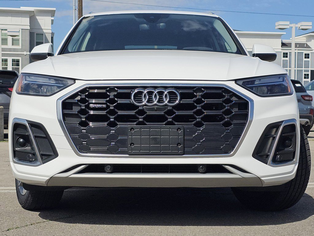 2022 Audi Q5 45 S line Premium photo 3
