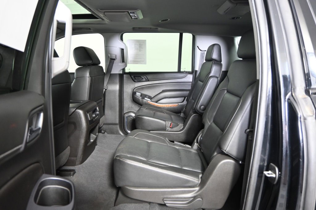 2019 Chevrolet Suburban Premier photo 17