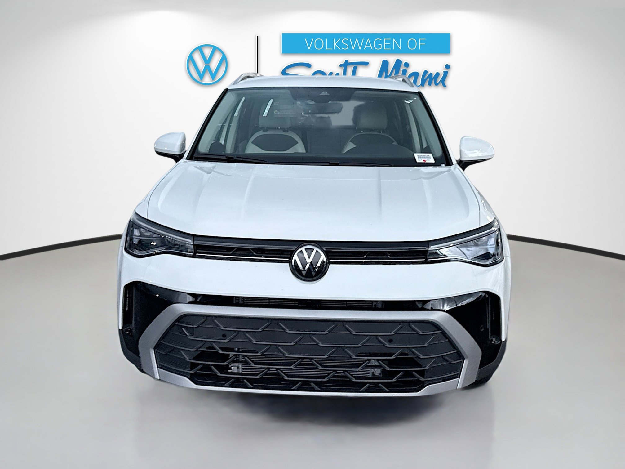 2025 Volkswagen Taos SE photo 2