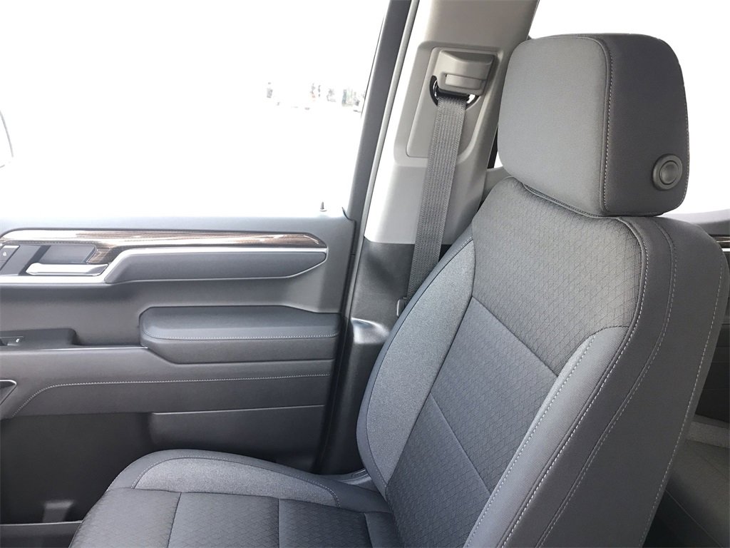 2025 Chevrolet Silverado 1500 LT photo 23