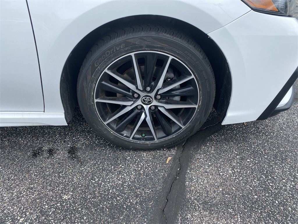 2023 Toyota Camry SE photo 10