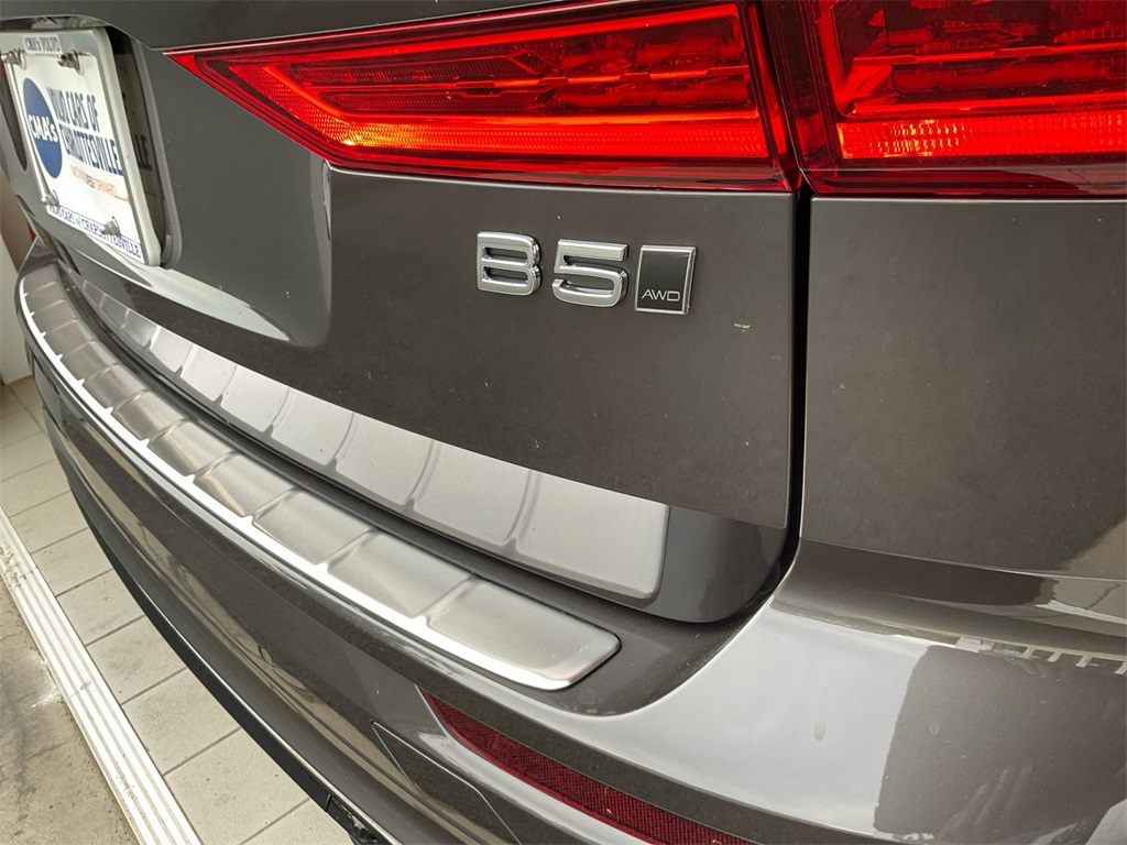 2025 Volvo XC60 B5 Plus photo 15
