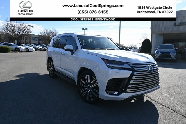 2023 Lexus LX Luxury's photo