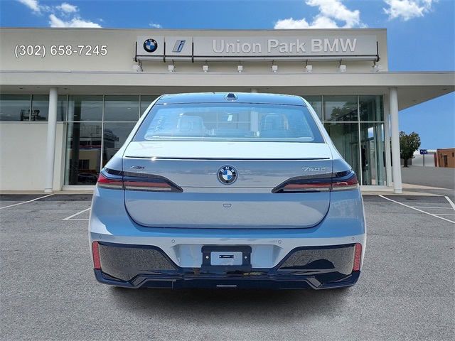 2026 Bmw 750e photo 5