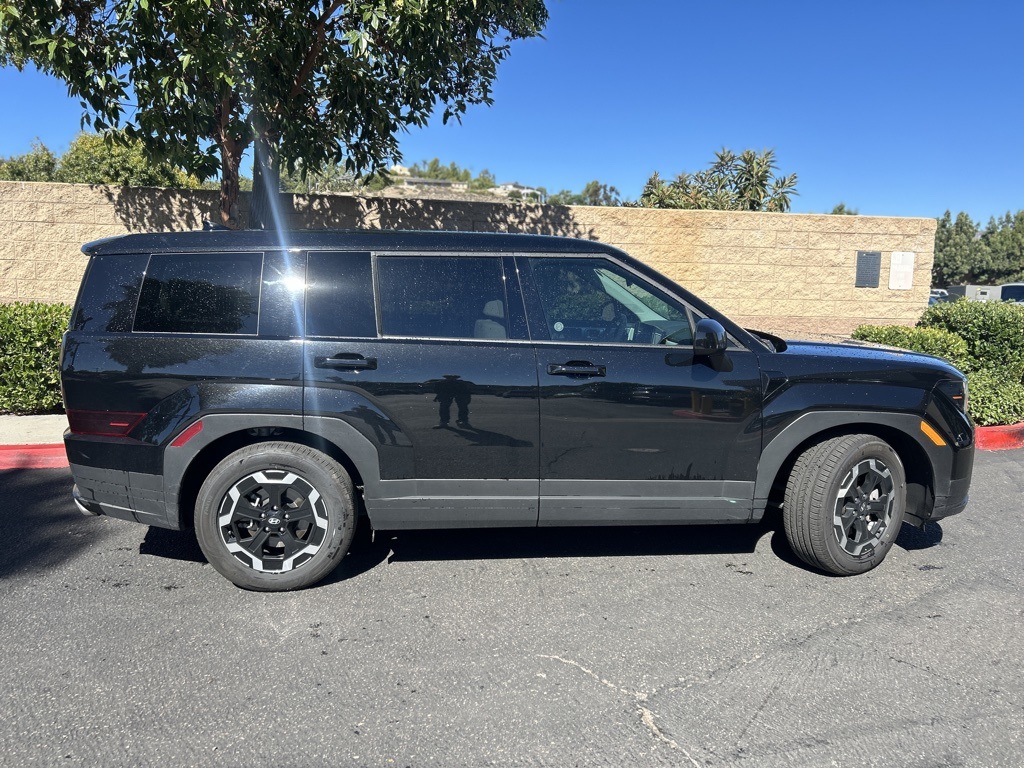 Used 2025 Black Hyundai SE image 8