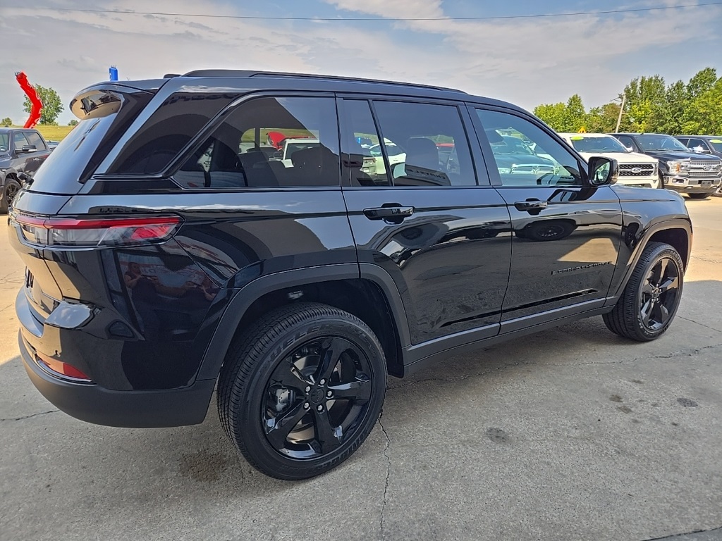 2025 Jeep Grand Cherokee Altitude X photo 12