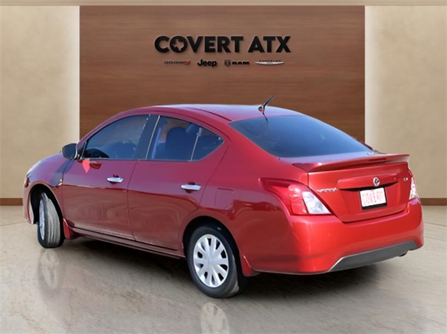 2017 Nissan Versa 1.6 SV photo 3