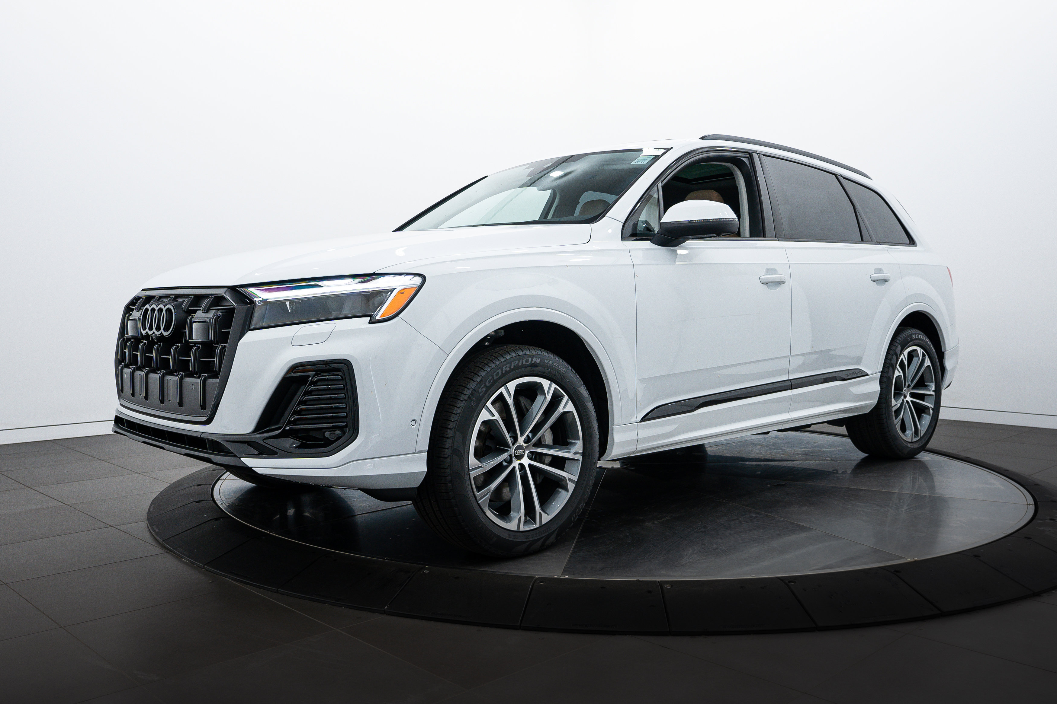 2025 Audi Q7 Premium Plus photo 4