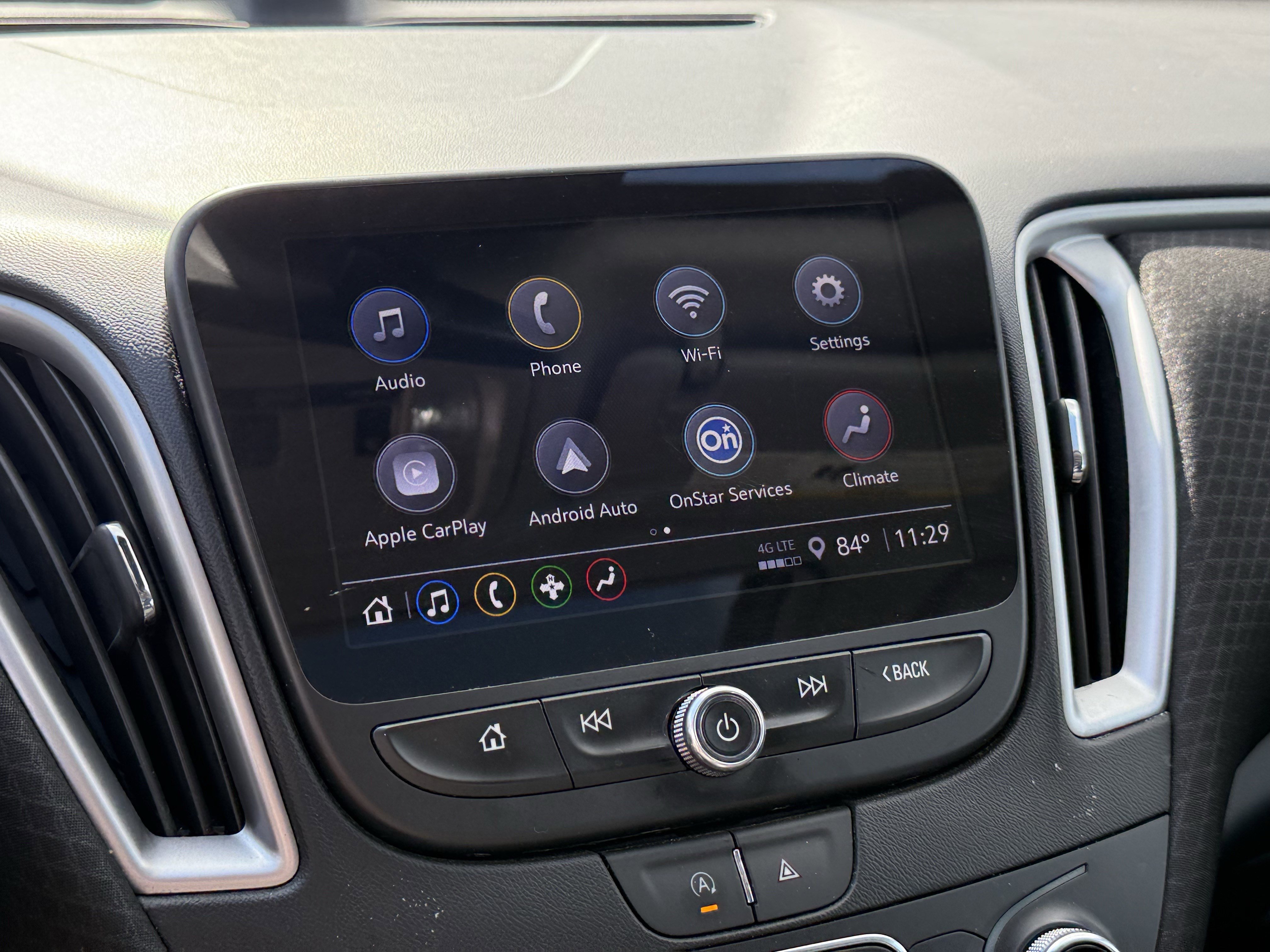 2023 Chevrolet Malibu 1LT photo 2