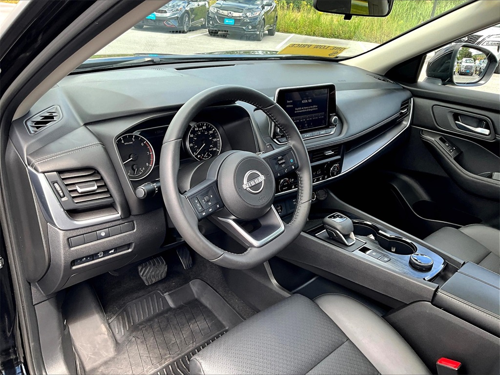 2024 Nissan Rogue SV photo 8