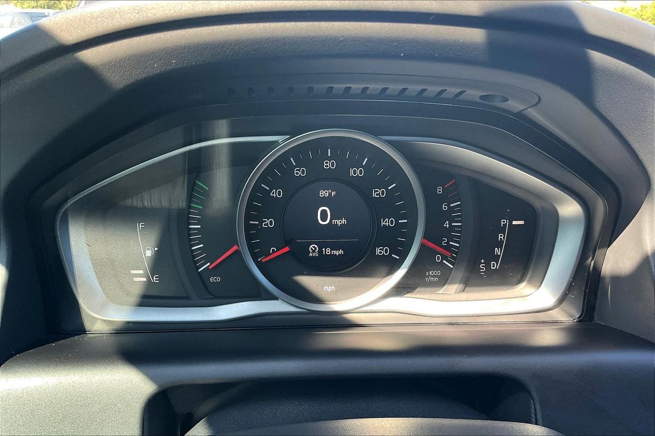 2017 Volvo XC60 T5 photo 10