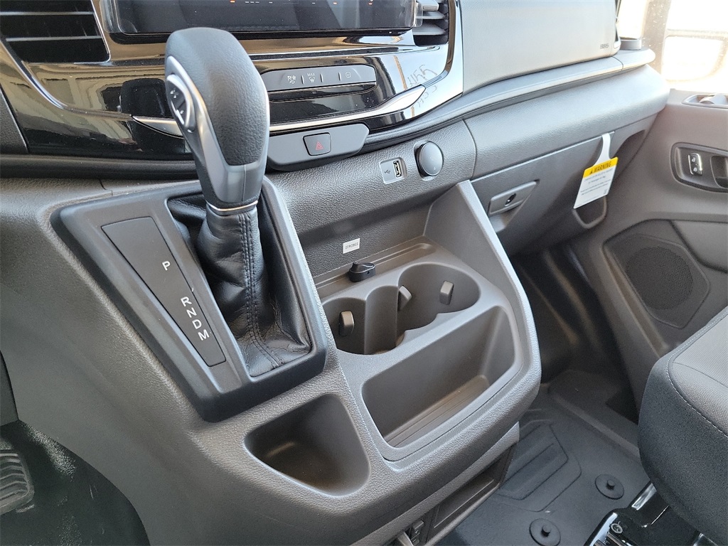 2024 Ford Transit Cutaway photo 19