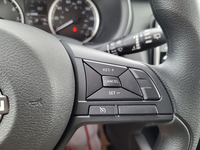 2025 Nissan Kicks Play S photo 17