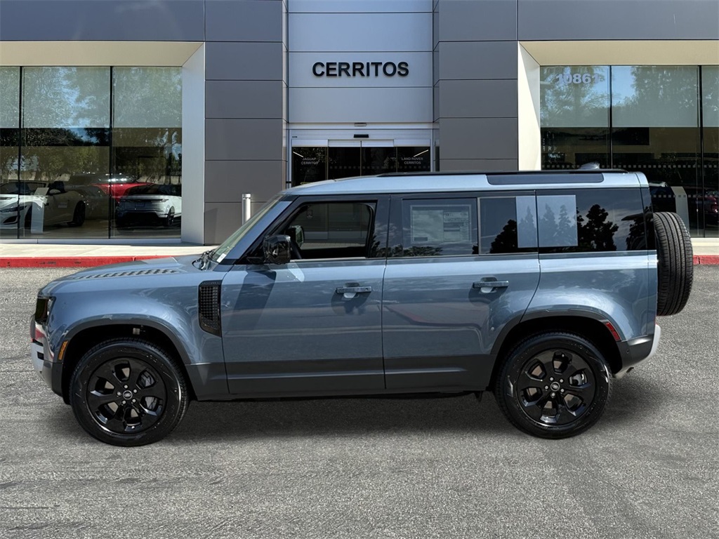 2025 Land Rover Defender 110 S photo 6