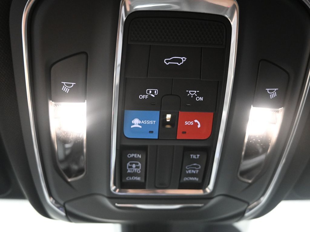 2025 Jeep Grand Cherokee Altitude X photo 18