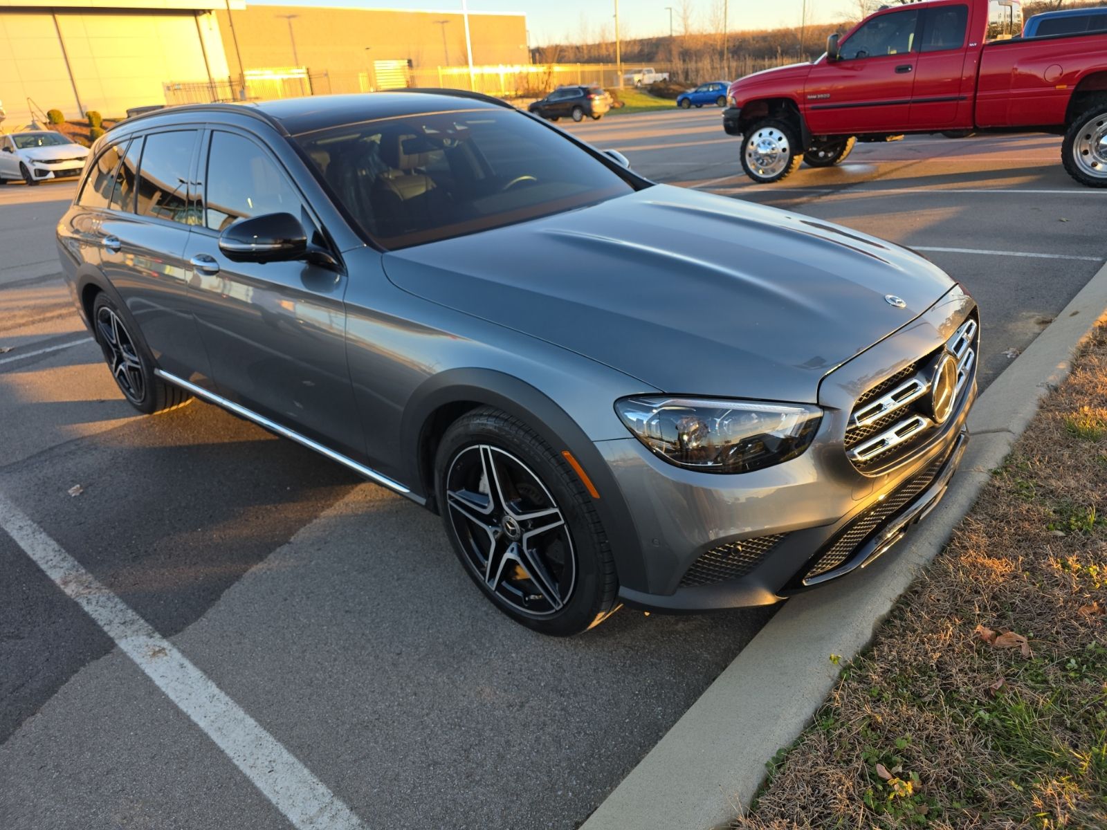 2023 Mercedes-Benz E-Class E450 All-Terrain's photo