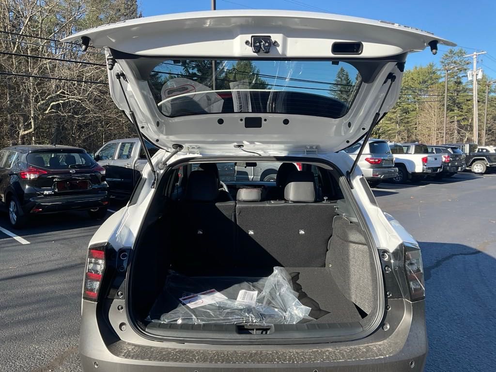 2025 Nissan Kicks SR photo 24