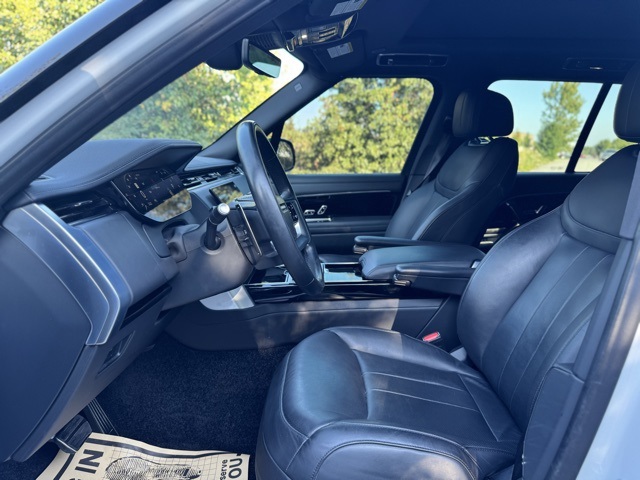 2024 Land Rover Range Rover SE photo 12