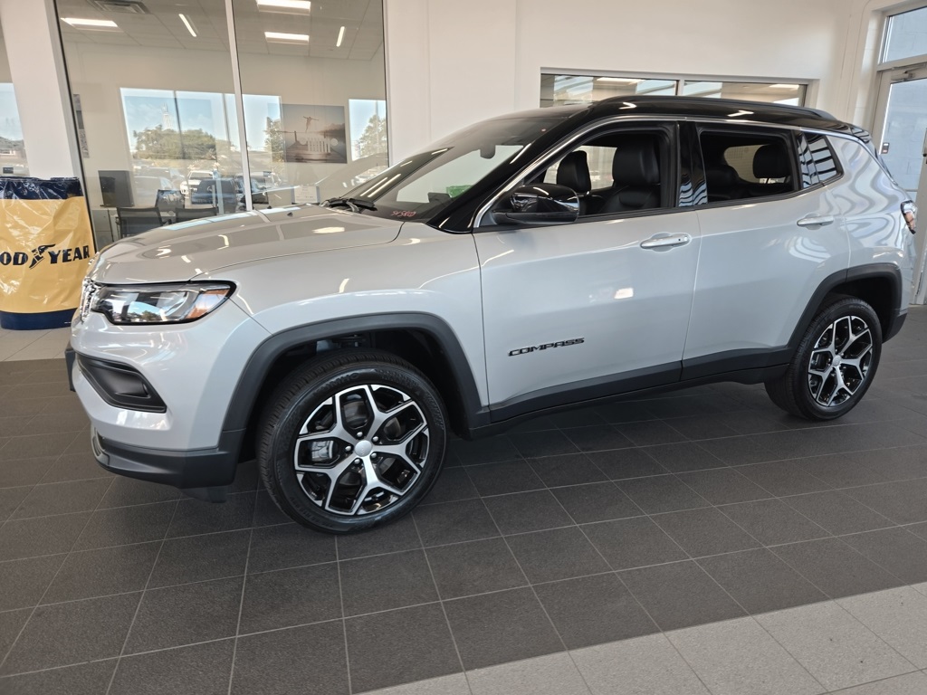 2024 Jeep Compass Limited photo 11