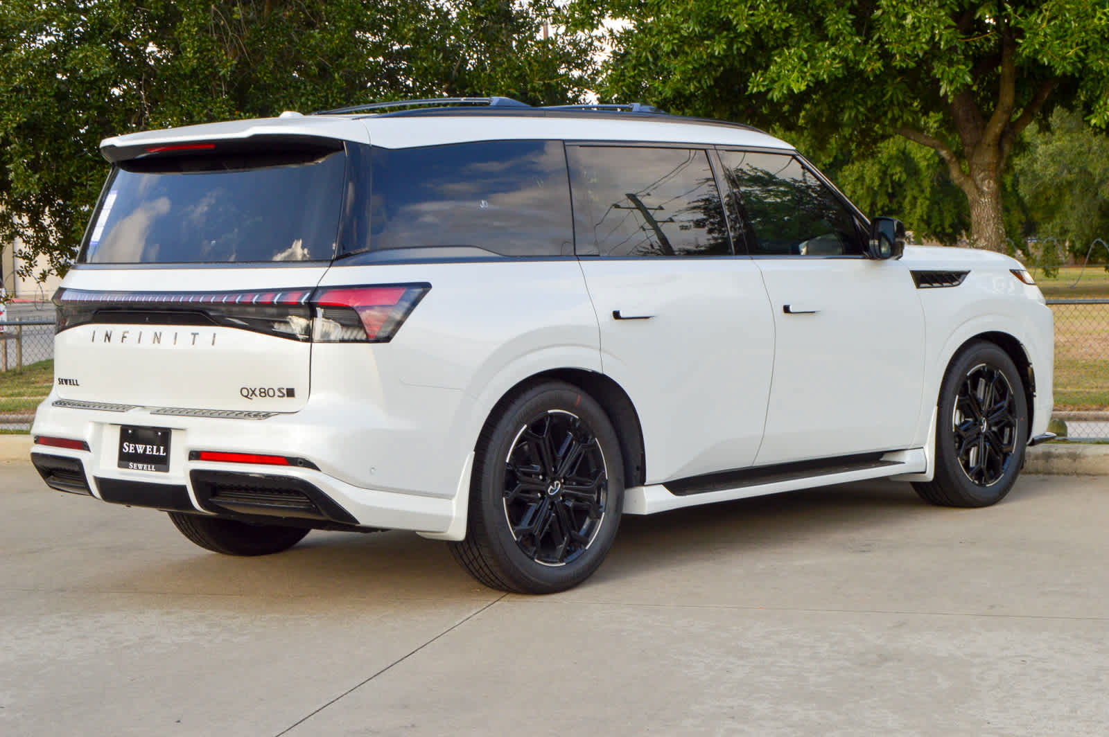 2026 INFINITI QX80 Sport - Photo 3