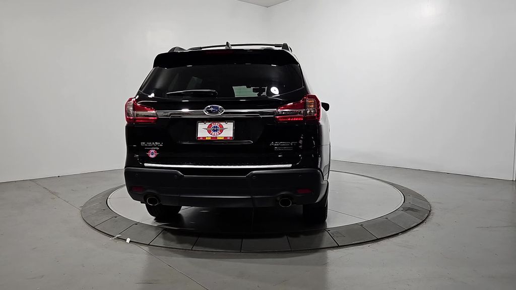 2022 Subaru Ascent Touring photo 3