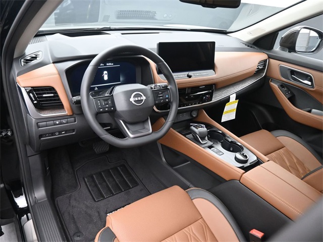 2026 Nissan Rogue Platinum photo 2