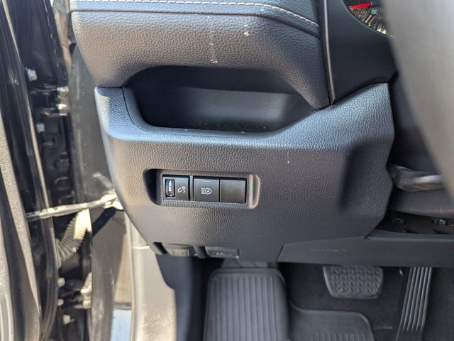 2021 Toyota RAV4 XLE photo 30