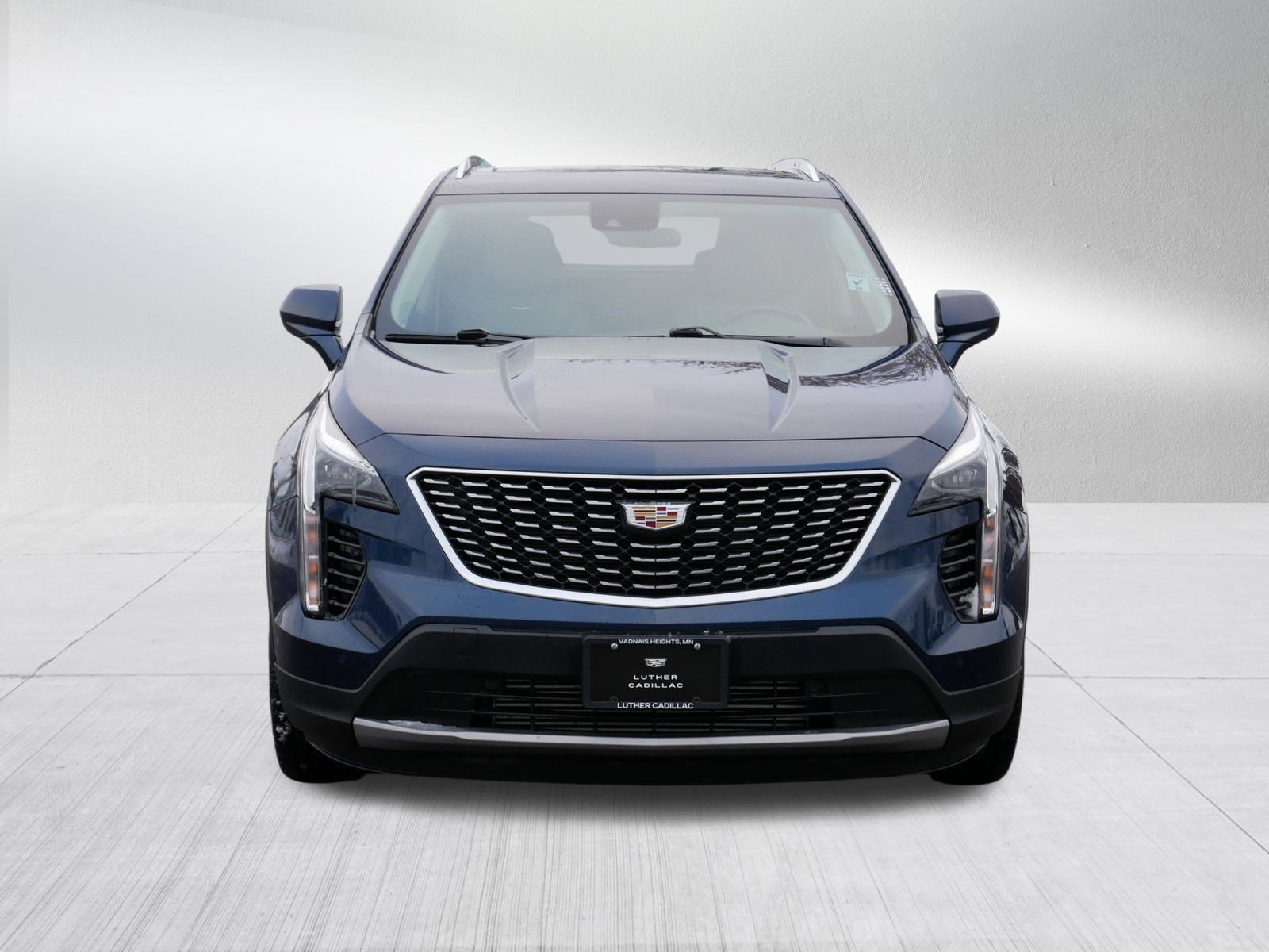 2020 Cadillac XT4 Premium Luxury photo 2