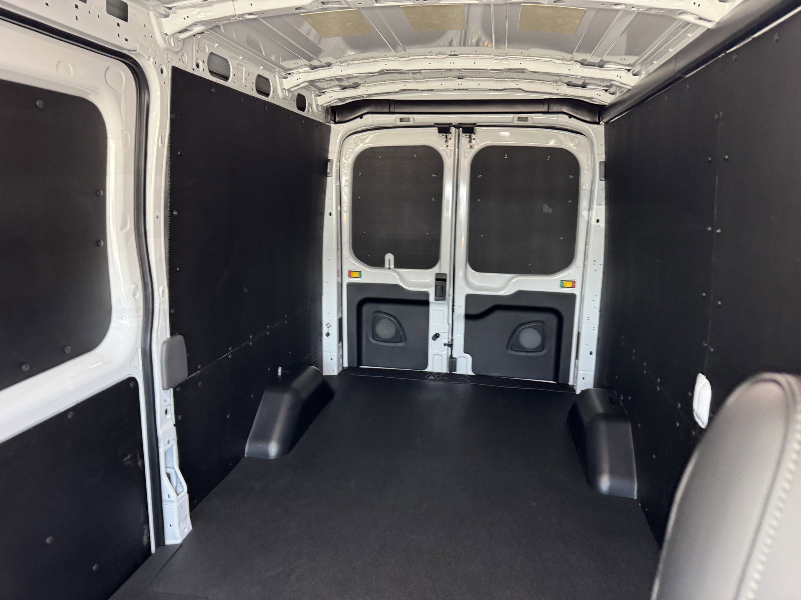 2025 Ford Transit photo 7