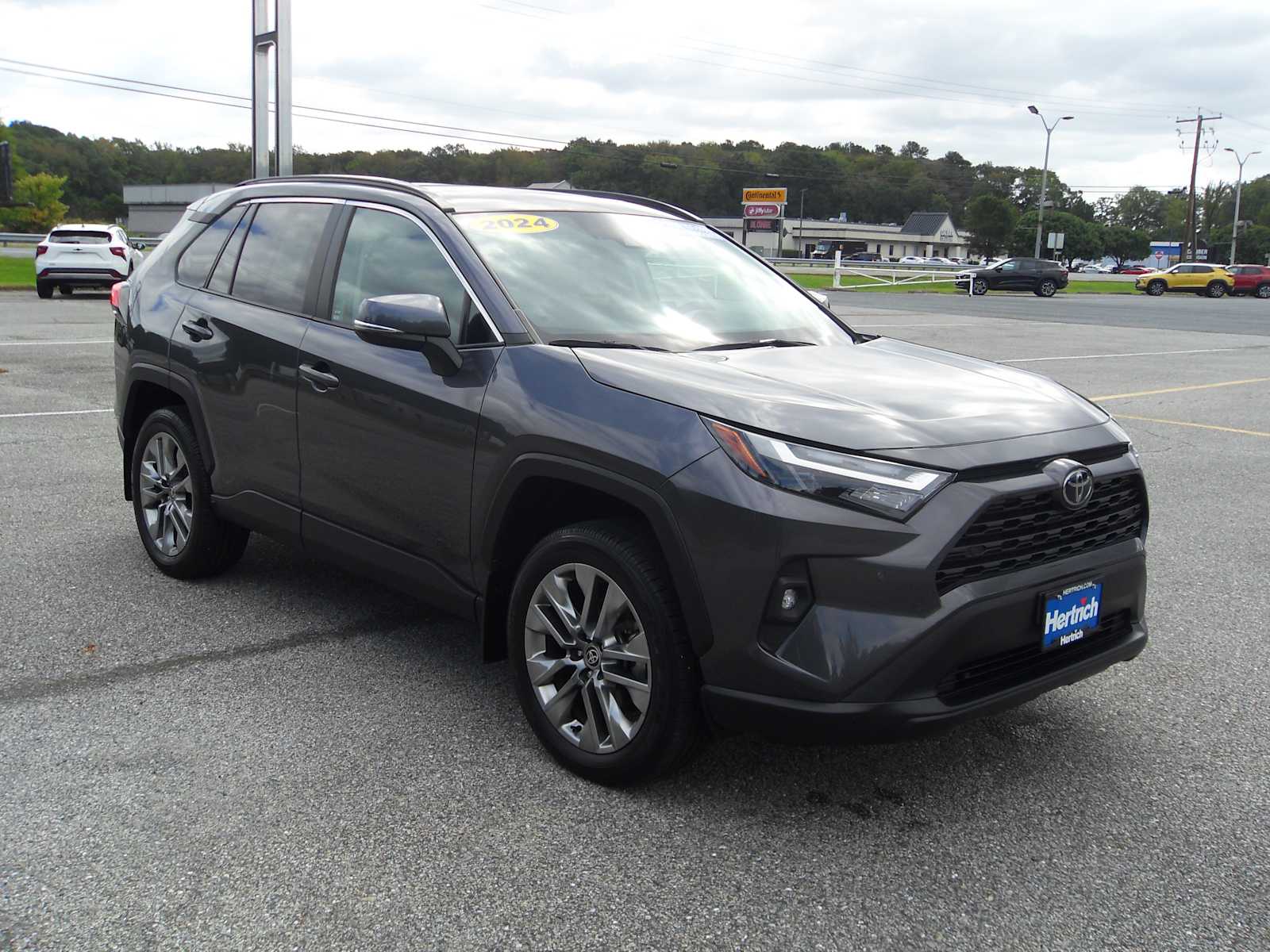 2024 Toyota RAV4 XLE Premium photo 7