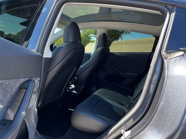 2024 Tesla Model Y Long Range photo 5