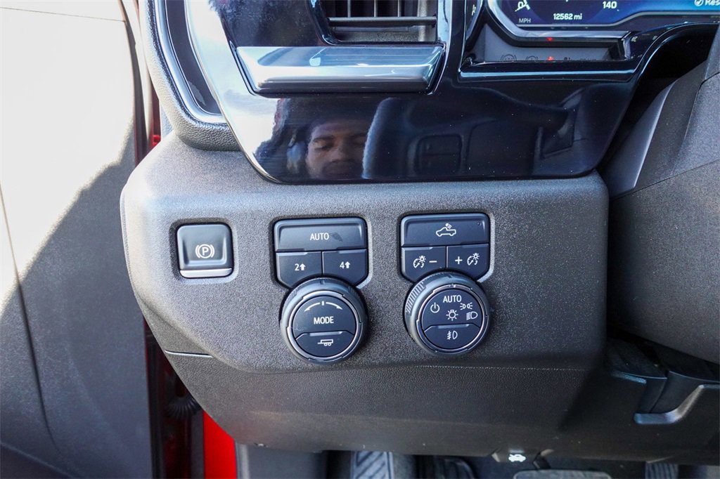 2025 Chevrolet Silverado 1500 RST photo 20
