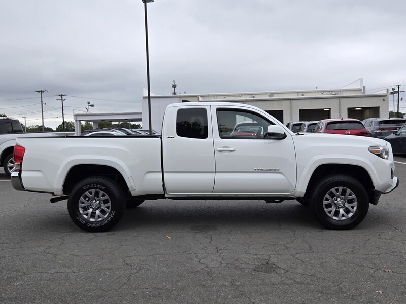 Used 2017 Toyota Tacoma SR5 with VIN 5TFSZ5AN4HX083683 for sale in Little Rock